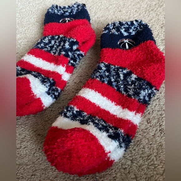 NWT ForBareFeet Washington Wizards Plush Sock Bundle of 2 🏀 - Picture 4 of 4